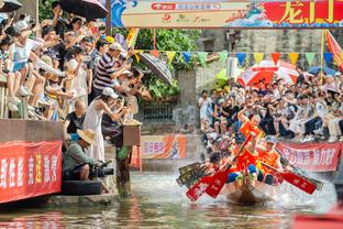 利拉德：雄鹿夺冠前字母就曾招募我 当时我说“不 你该来波特兰”